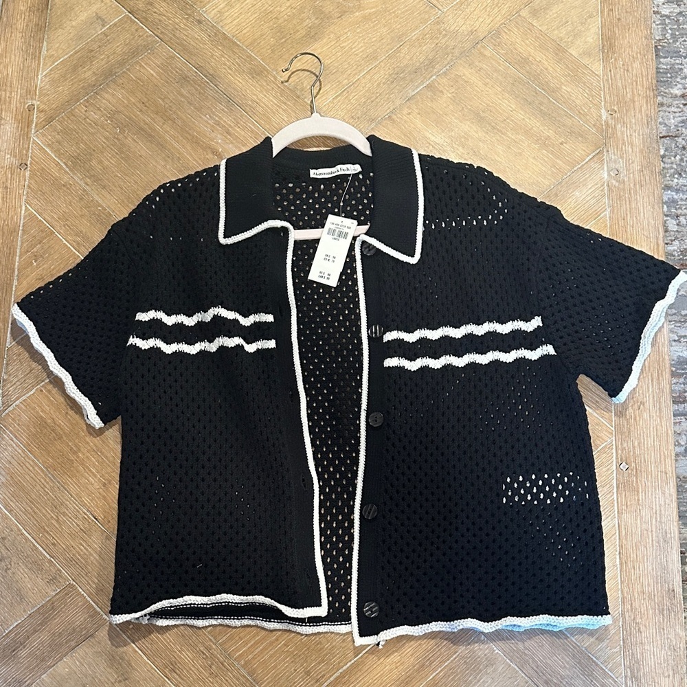 Abercrombie & Fitch Black Knit Button-Up - Picture 2 of 4